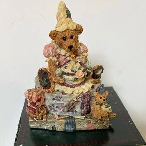 Boyds Bearstone - Bailey's Birthday Music Box - San Francisco Music Box Company